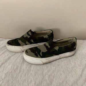Camo slide ons